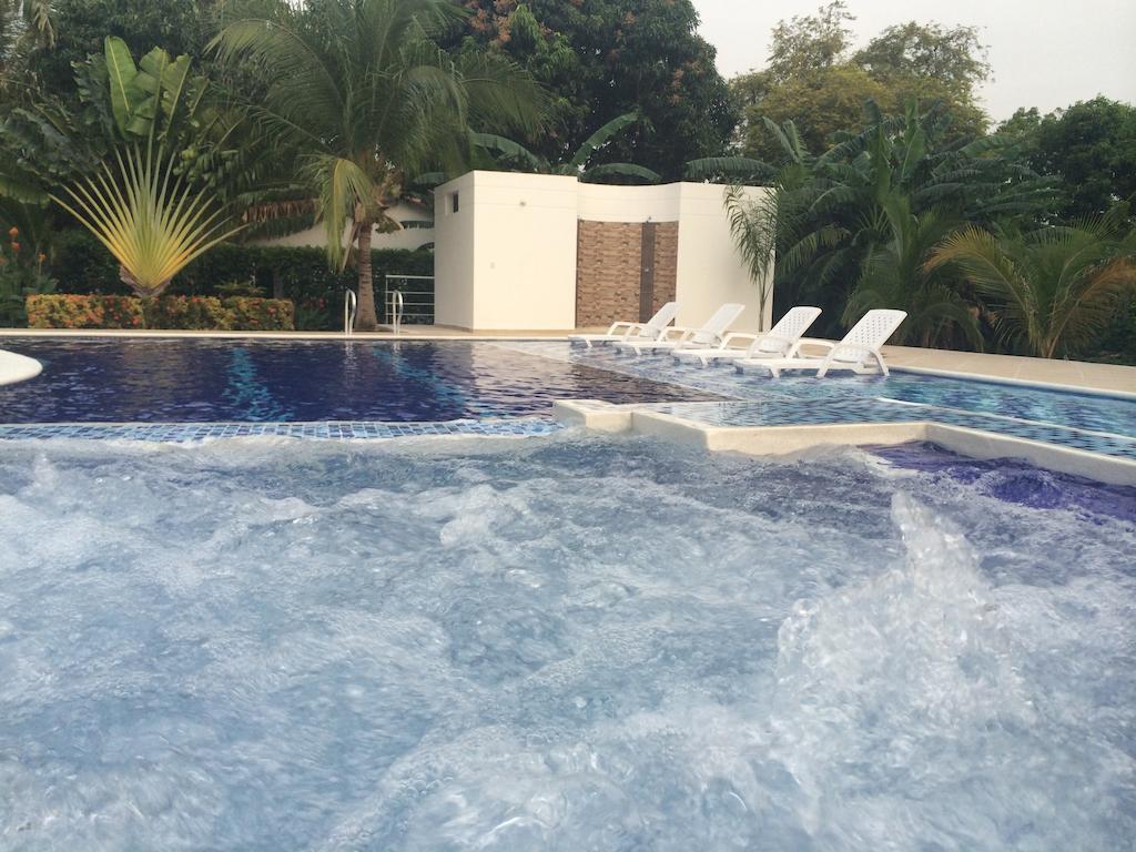 Arizona Ranch Hotel Girardot Extérieur photo