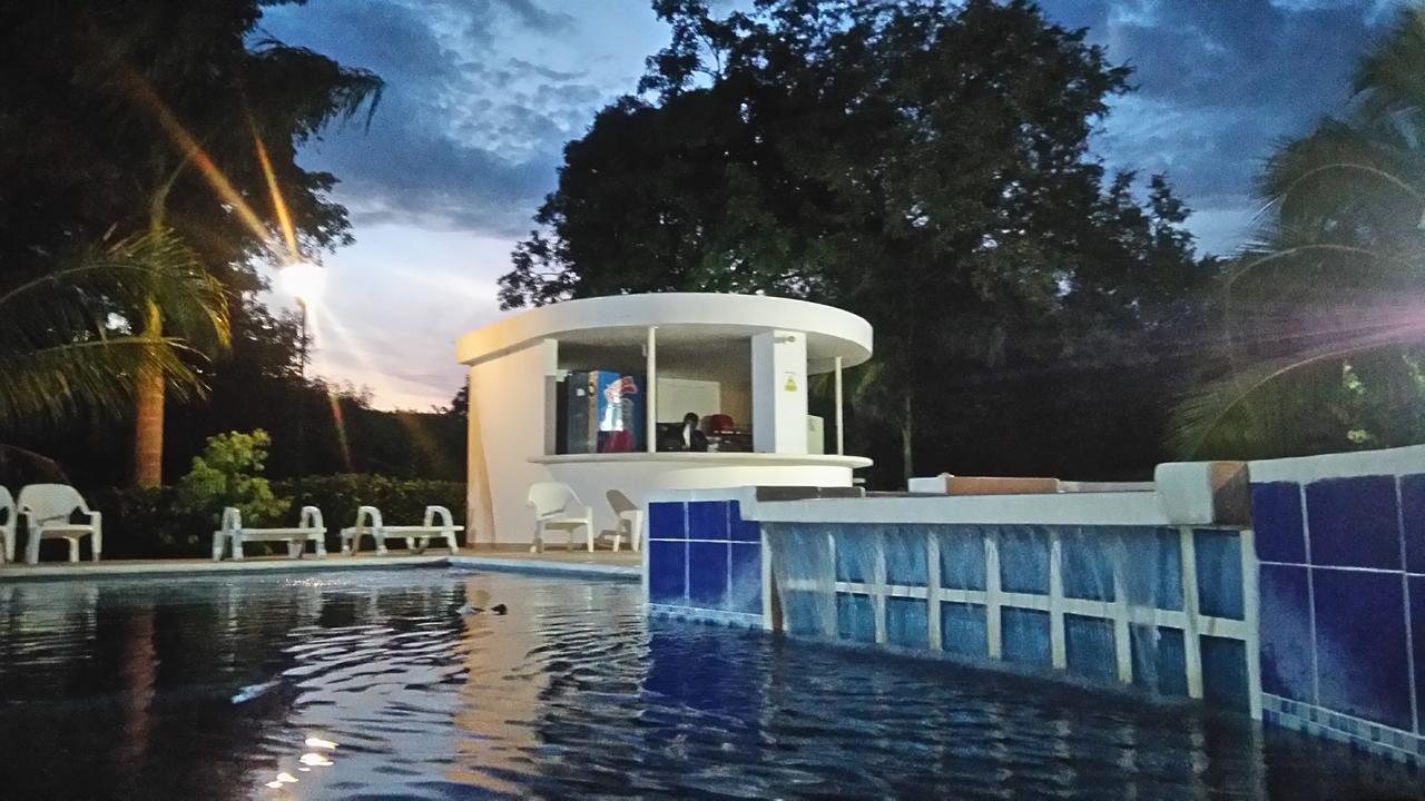 Arizona Ranch Hotel Girardot Extérieur photo